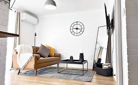 Manhattan - Stylish 1Br Beachfront On Caseys